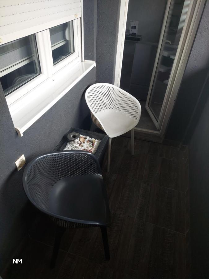 Grey Apartment Nis Exterior photo