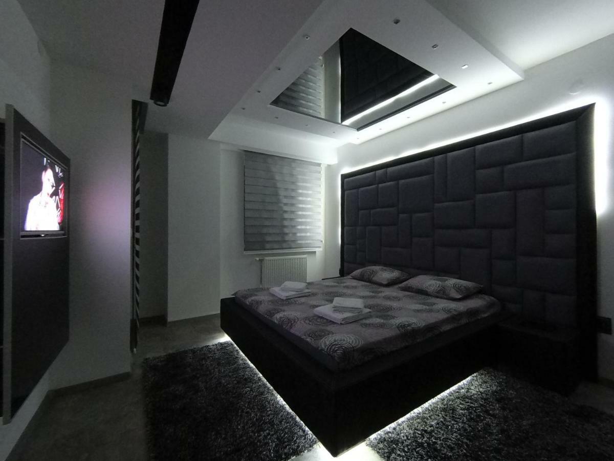 Grey Apartment Nis Exterior photo