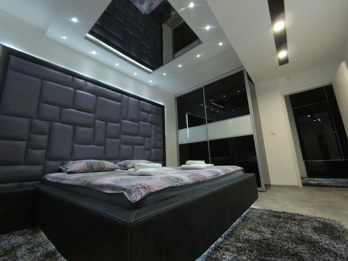 Grey Apartment Nis Exterior photo